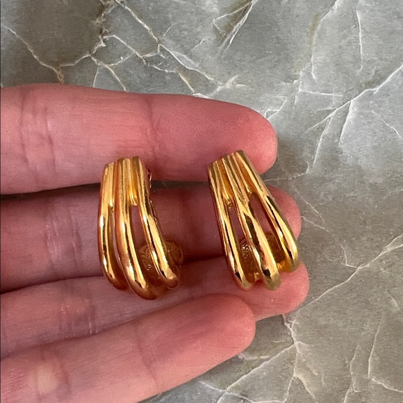 Vintage Gold statement Earrings - Picture 1 of 5